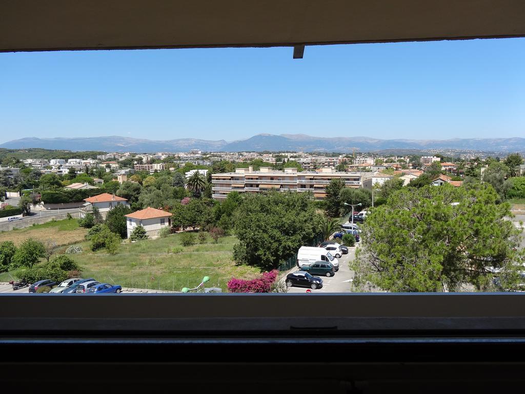 2 Bedroom Modern Apartment In Antibes With Sea View Room photo
